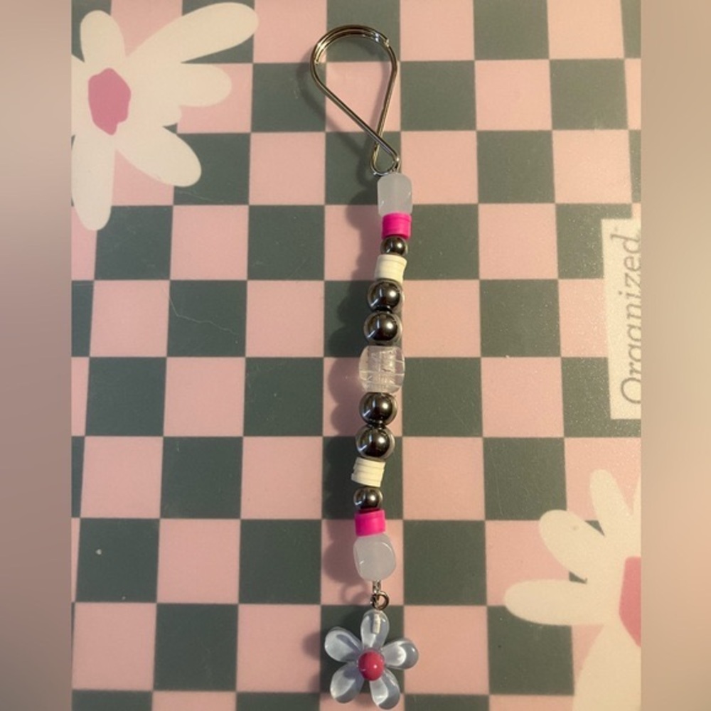 Flower Keychain - Picture 2 of 3